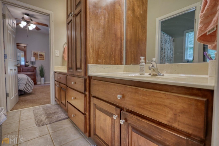 Photo 33 of 50 - 235 Newton Ridge Dr, Covington, GA 30014