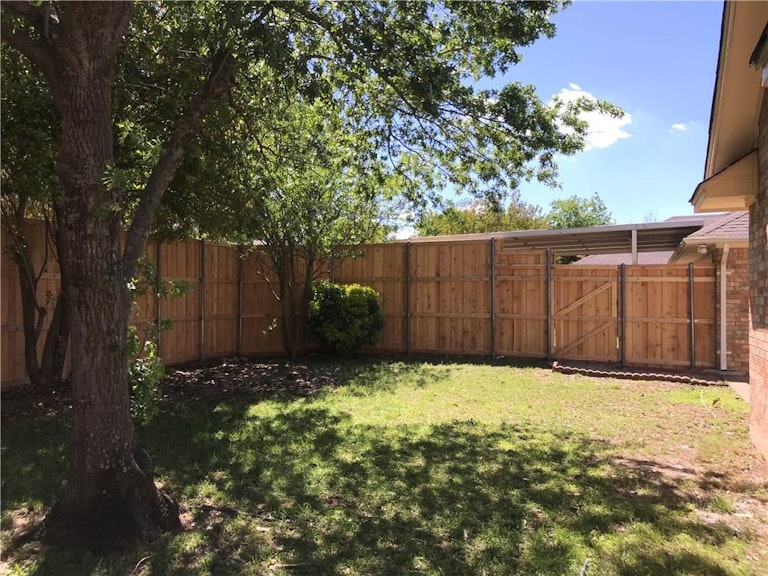 Photo 26 of 30 - 516 Tealridge Ln, Desoto, TX 75115