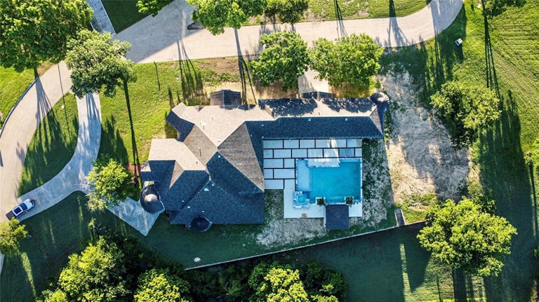 Photo 4 of 39 - 175 Peninsula Dr, Rowlett, TX 75089