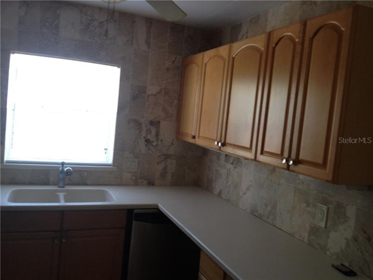 Photo 8 of 13 - 4684 Flatbush Ave, Sarasota, FL 34233