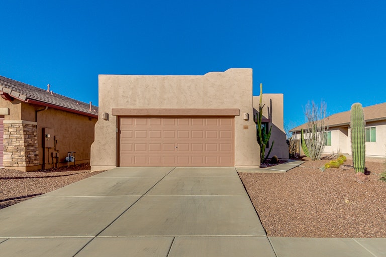 Photo 1 of 29 - 10252 E Meandering Trail Ln, Gold Canyon, AZ 85118