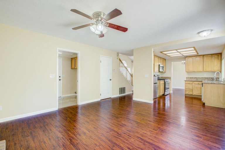 Photo 11 of 29 - 3134 Boulder Creek Way, Antelope, CA 95843