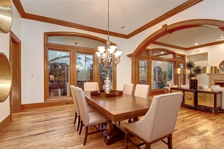 Photo 6 of 23 - 35 Grand Regency Cir, Spring, TX 77382