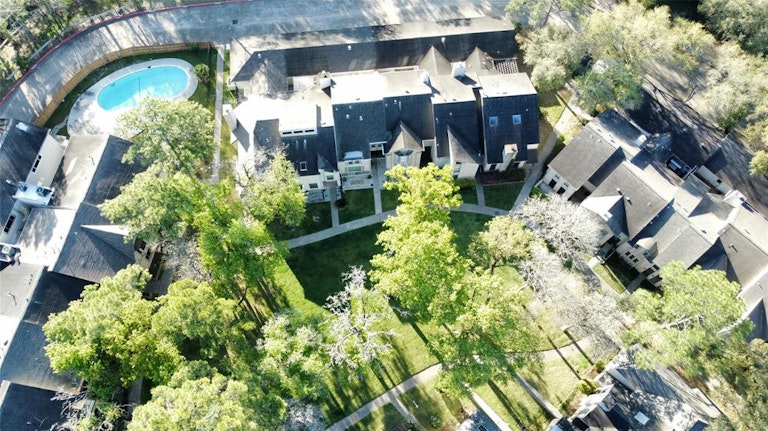 Photo 1 of 28 - 672 N Eldridge Pkwy, Houston, TX 77079