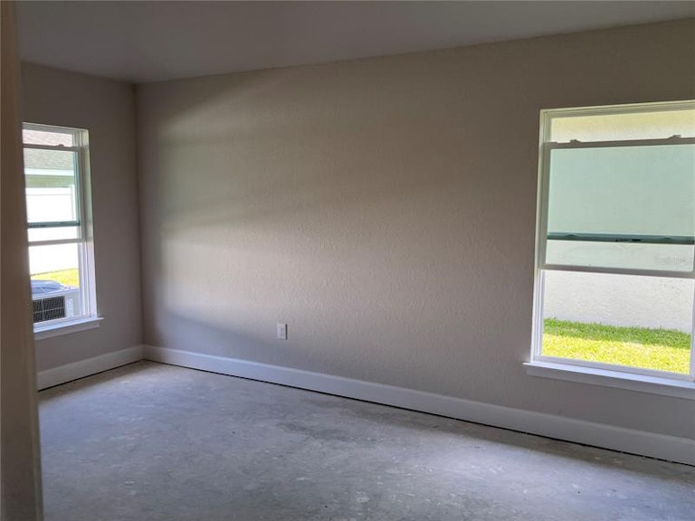 Photo 12 of 21 - 14921 Tropical Violet Way, Wimauma, FL 33598