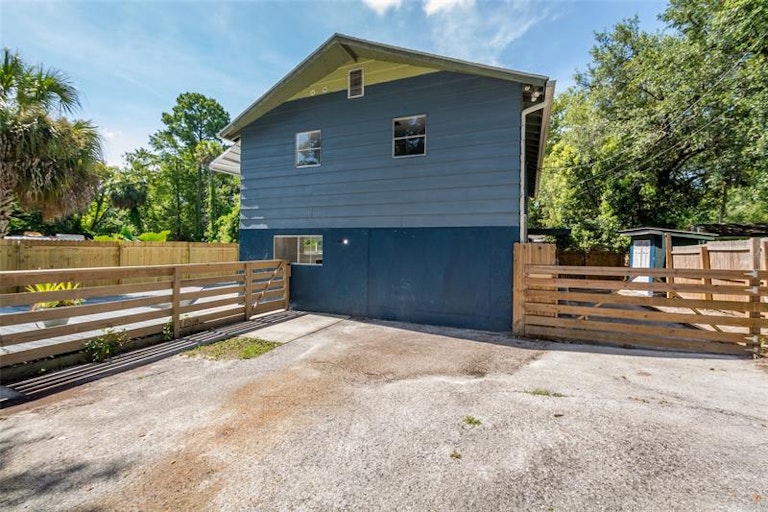 Photo 7 of 37 - 7230 Plathe Rd, New Port Richey, FL 34653