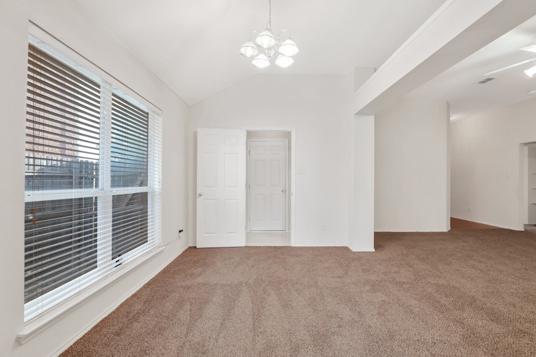 Photo 16 of 26 - 2404 Rushing Springs Dr, Fort Worth, TX 76118