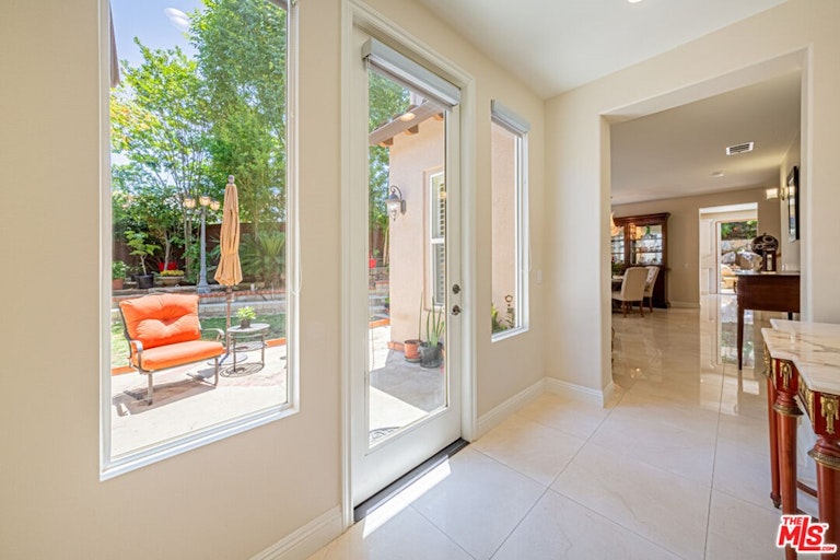 Photo 7 of 48 - 686 Milford St, Los Angeles, CA 90042