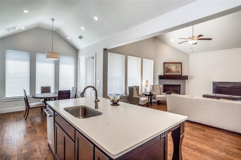 Photo 19 of 40 - 10556 Wintergreen Dr, Frisco, TX 75035