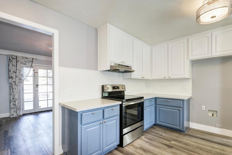 Photo 15 of 60 - 79 Columbia Ave, Roseville, CA 95678