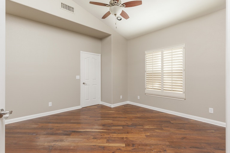 Photo 10 of 27 - 15431 S 16th Way, Phoenix, AZ 85048