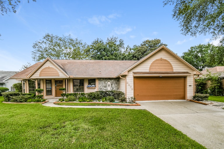 Photo 1 of 25 - 8472 Bandera Cir W, Jacksonville, FL 32244