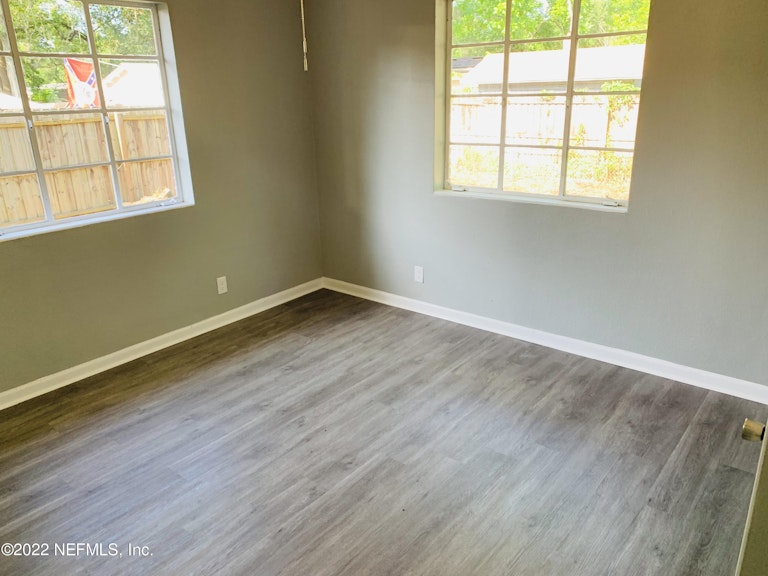 Photo 12 of 19 - 1354 Labelle St, Jacksonville, FL 32205