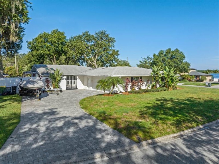 Photo 2 of 38 - 3430 Cullen Lake Shore Dr, Belle Isle, FL 32812
