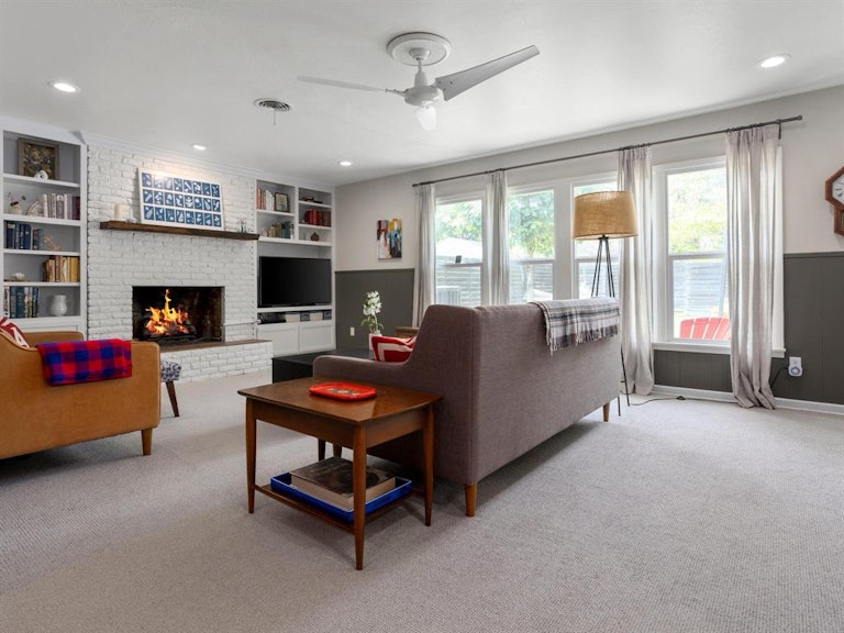 Photo 13 of 33 - 4028 Lovell Ave, Fort Worth, TX 76107
