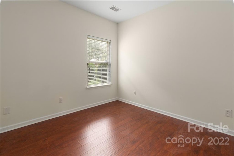 Photo 9 of 48 - 8725 Sedgeburn Dr, Charlotte, NC 28278
