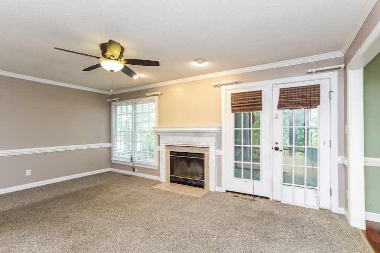 Photo 2 of 24 - 204 Sleepy Creek Dr, Clayton, NC 27520