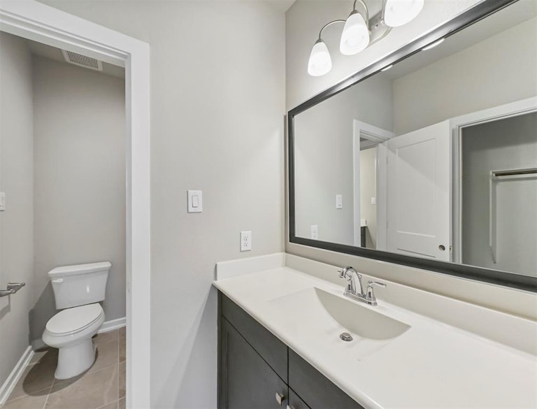 Photo 11 of 17 - 10505 Eastern Bluestar Dr, Conroe, TX 77385