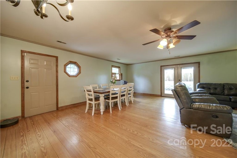 Photo 21 of 47 - 5802 Hillcrest Cir, Indian Trail, NC 28079