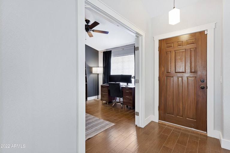 Photo 8 of 41 - 725 S Cheri Lynn Dr, Chandler, AZ 85225