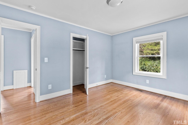 Photo 6 of 20 - 311 W Poplar Ave, Carrboro, NC 27510