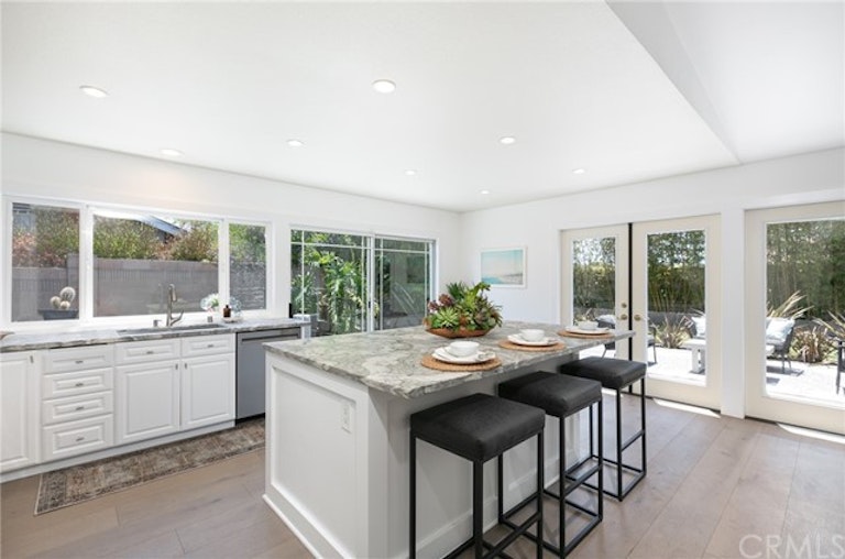 Photo 8 of 29 - 17201 Berlin Ln, Huntington Beach, CA 92649