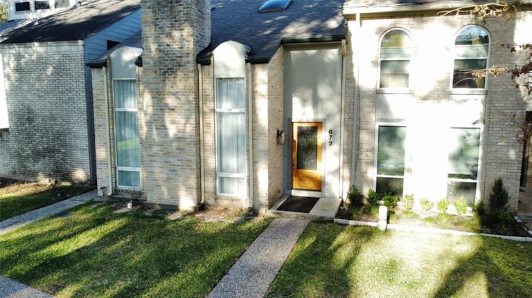 Photo 3 of 28 - 672 N Eldridge Pkwy, Houston, TX 77079