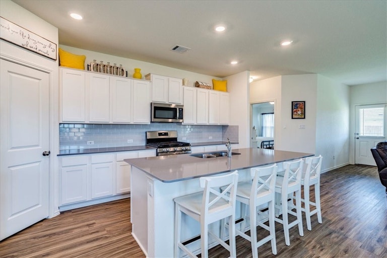 Photo 4 of 27 - 1100 Nokota Bnd, Georgetown, TX 78626