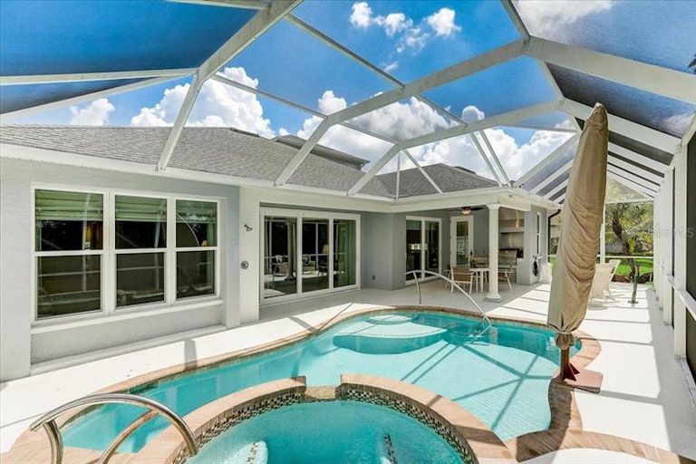 Photo 41 of 53 - 7711 Ashley Cir, Bradenton, FL 34201