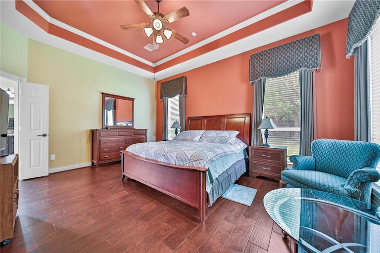 Photo 17 of 39 - 7402 Capstan Way, Sugar Land, TX 77479