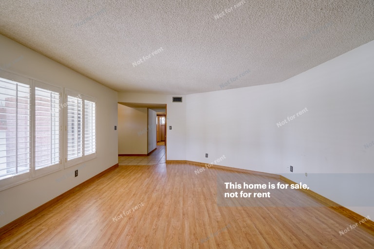 Photo 5 of 31 - 8943 N 13th Ave, Phoenix, AZ 85021
