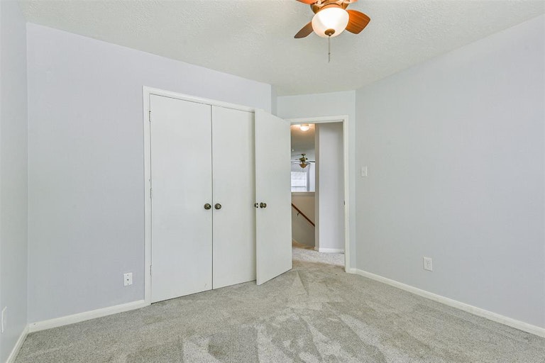 Photo 28 of 34 - 16026 Biscayne Shoals Dr, Friendswood, TX 77546