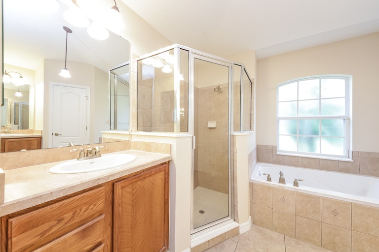Photo 19 of 27 - 2207 Wolf Ridge Ln, Mount Dora, FL 32757