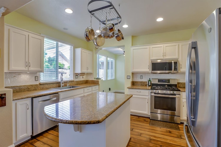 Photo 19 of 54 - 5071 Tuckerman Way, Sacramento, CA 95835