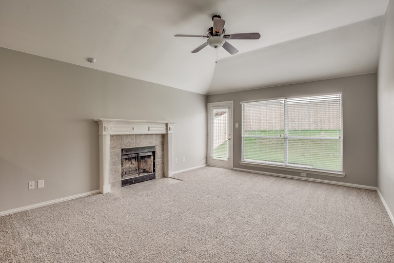 Photo 3 of 25 - 110 Lonesome Dove Ln, Forney, TX 75126
