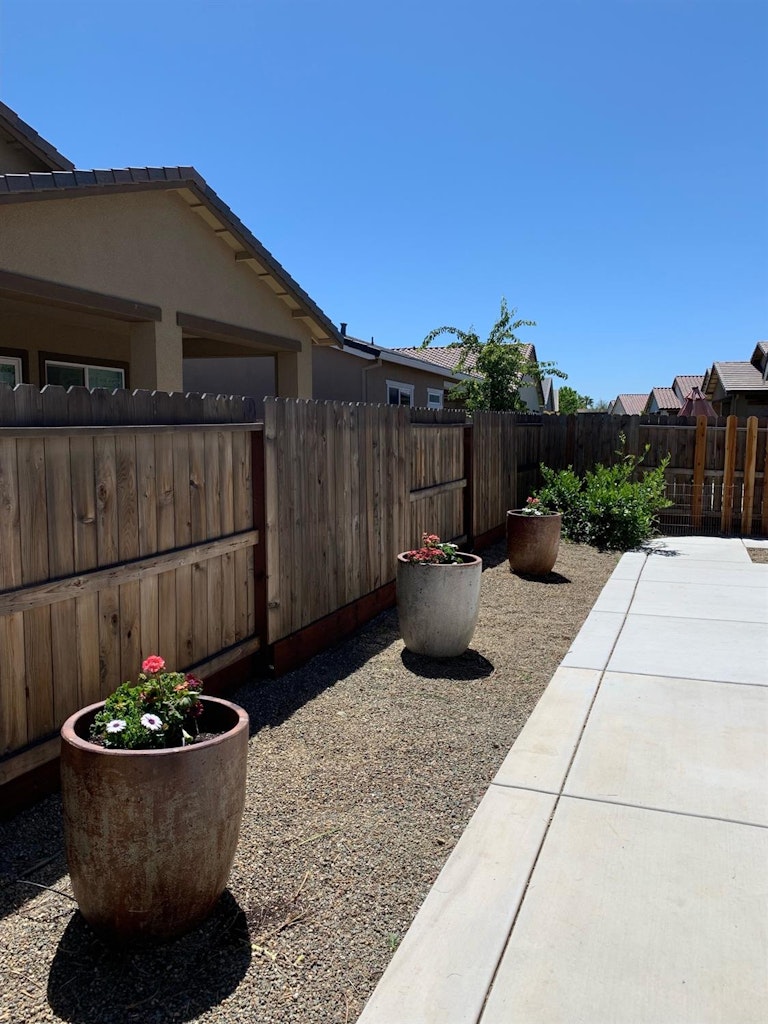 Photo 19 of 42 - 4489 Ligurian Sea Ln, Sacramento, CA 95834