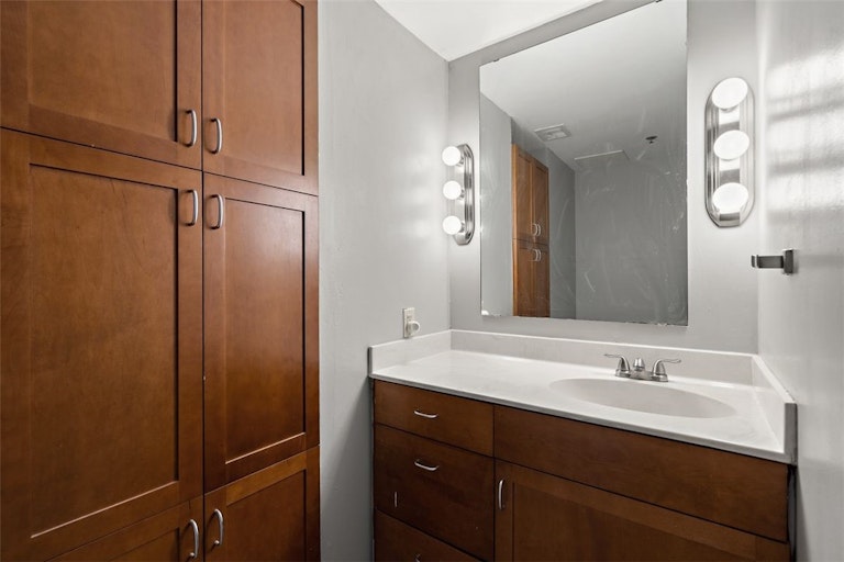 Photo 18 of 32 - 711 W 26th St #701, Austin, TX 78705