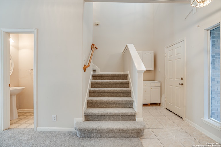 Photo 10 of 32 - 6518 Pecan Acres, San Antonio, TX 78240