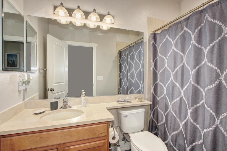Photo 31 of 40 - 404 Washington Sq #22, Sacramento, CA 95811