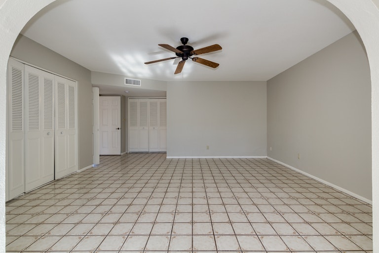 Photo 22 of 35 - 3155 W Butler Dr, Phoenix, AZ 85051
