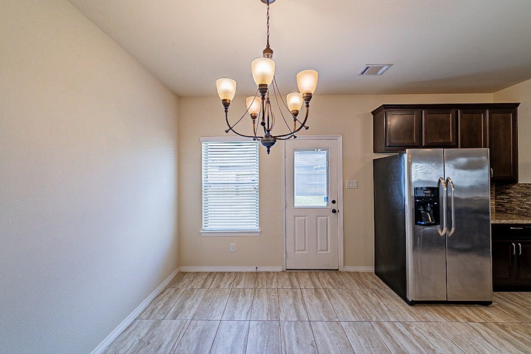 Photo 8 of 26 - 7235 Foxmoor Lake Ct, Humble, TX 77338