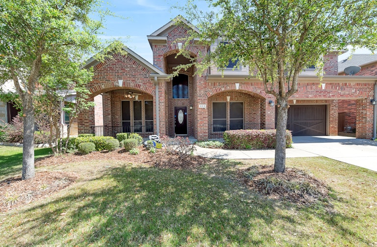 Photo 1 of 33 - 953 Tara Dr, Burleson, TX 76028