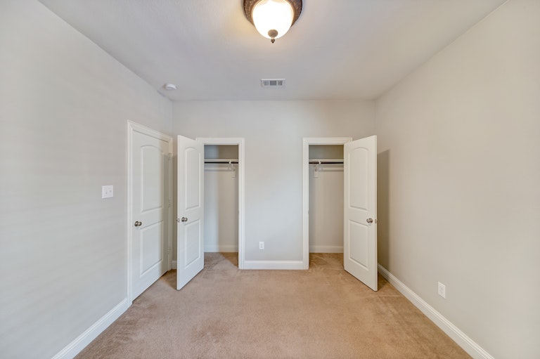 Photo 35 of 43 - 2740 Cape Pearl Dr, Grand Prairie, TX 75054