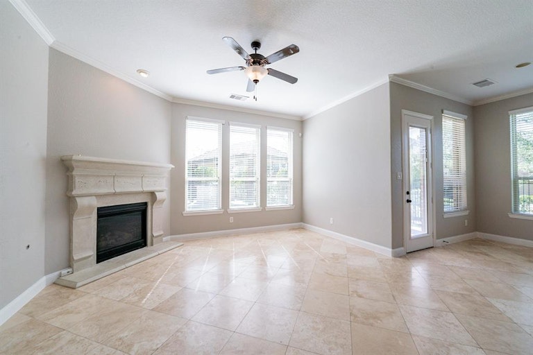 Photo 18 of 43 - 91 Hearthshire Cir, Magnolia, TX 77354