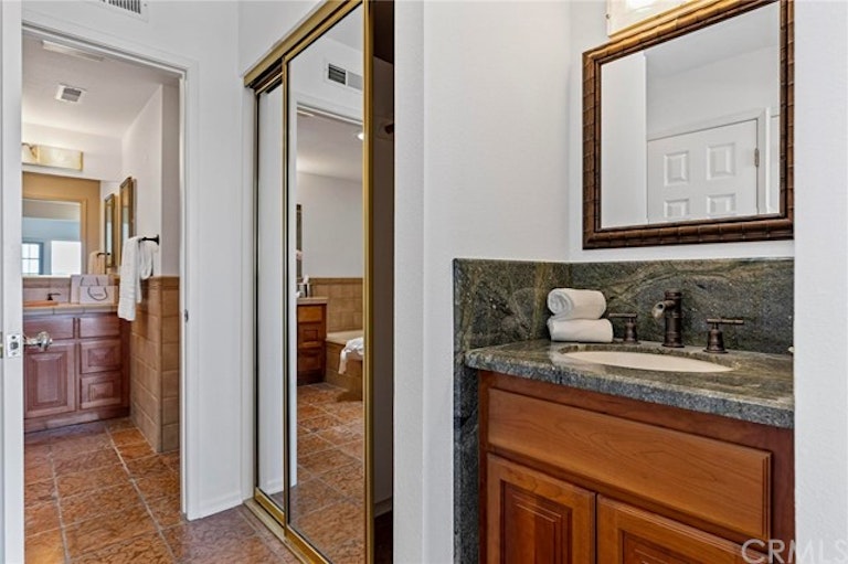 Photo 17 of 28 - 2641 Vista Ornada, Newport Beach, CA 92660