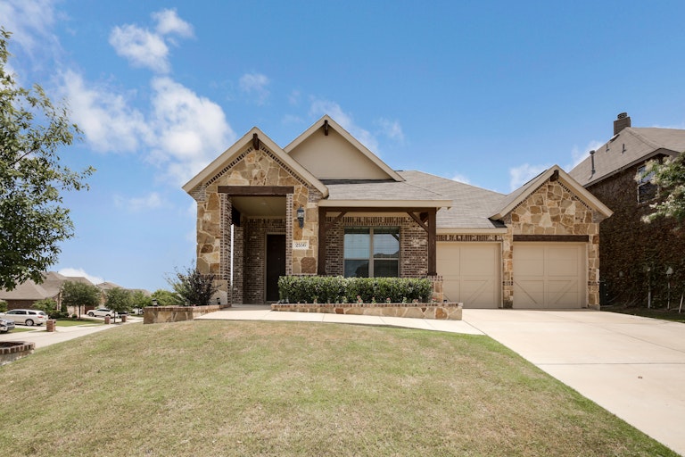Photo 1 of 26 - 2556 Flowing Springs Dr, Fort Worth, TX 76177
