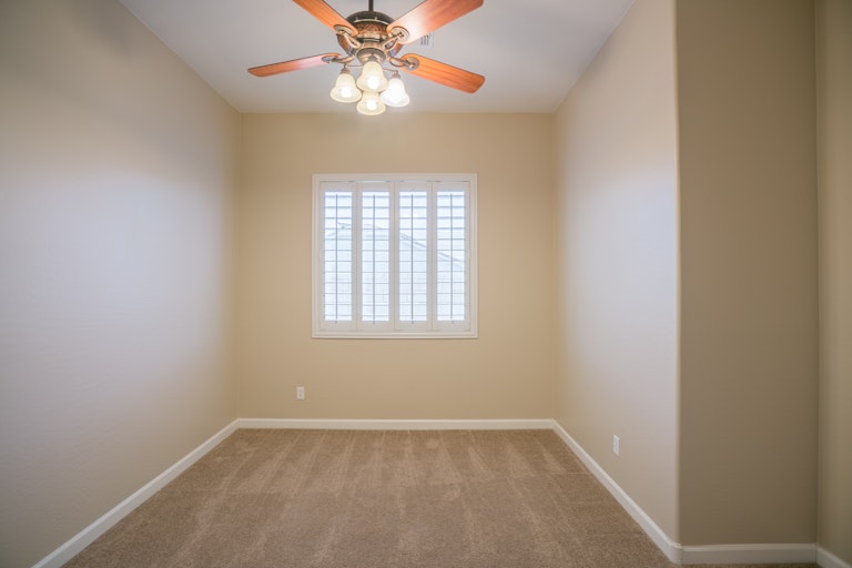 Photo 19 of 32 - 17618 W Desert Ln, Surprise, AZ 85388