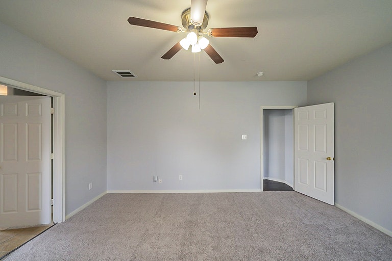 Photo 19 of 29 - 4115 Tree Mist Ct, Humble, TX 77346