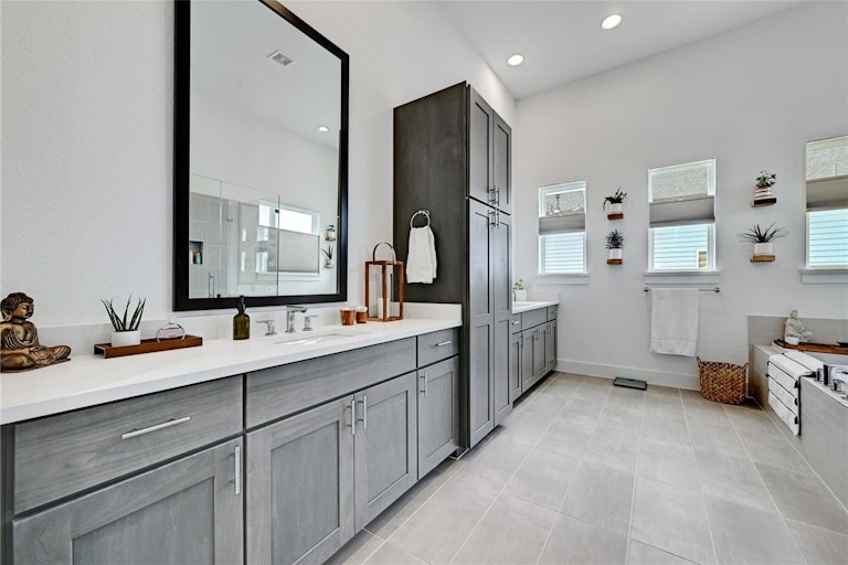 Photo 13 of 22 - 7321 Cordoba Dr, Austin, TX 78724