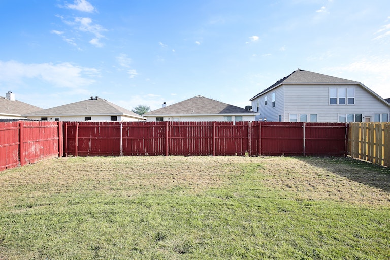 Photo 26 of 26 - 1049 Fort Apache Dr, Haslet, TX 76052